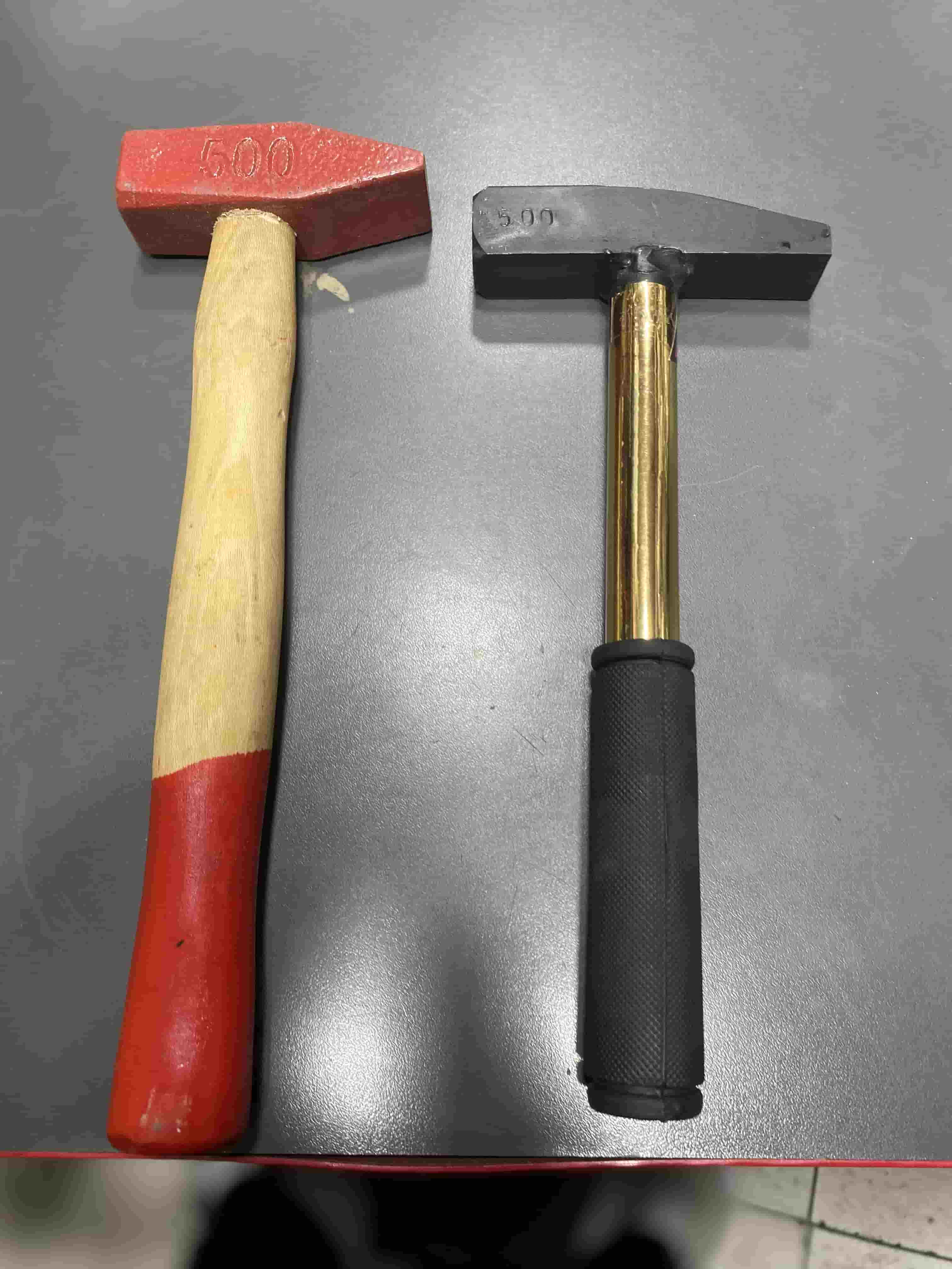 انواع چکش دسته چوبی و فلزی در وزن های مختلف