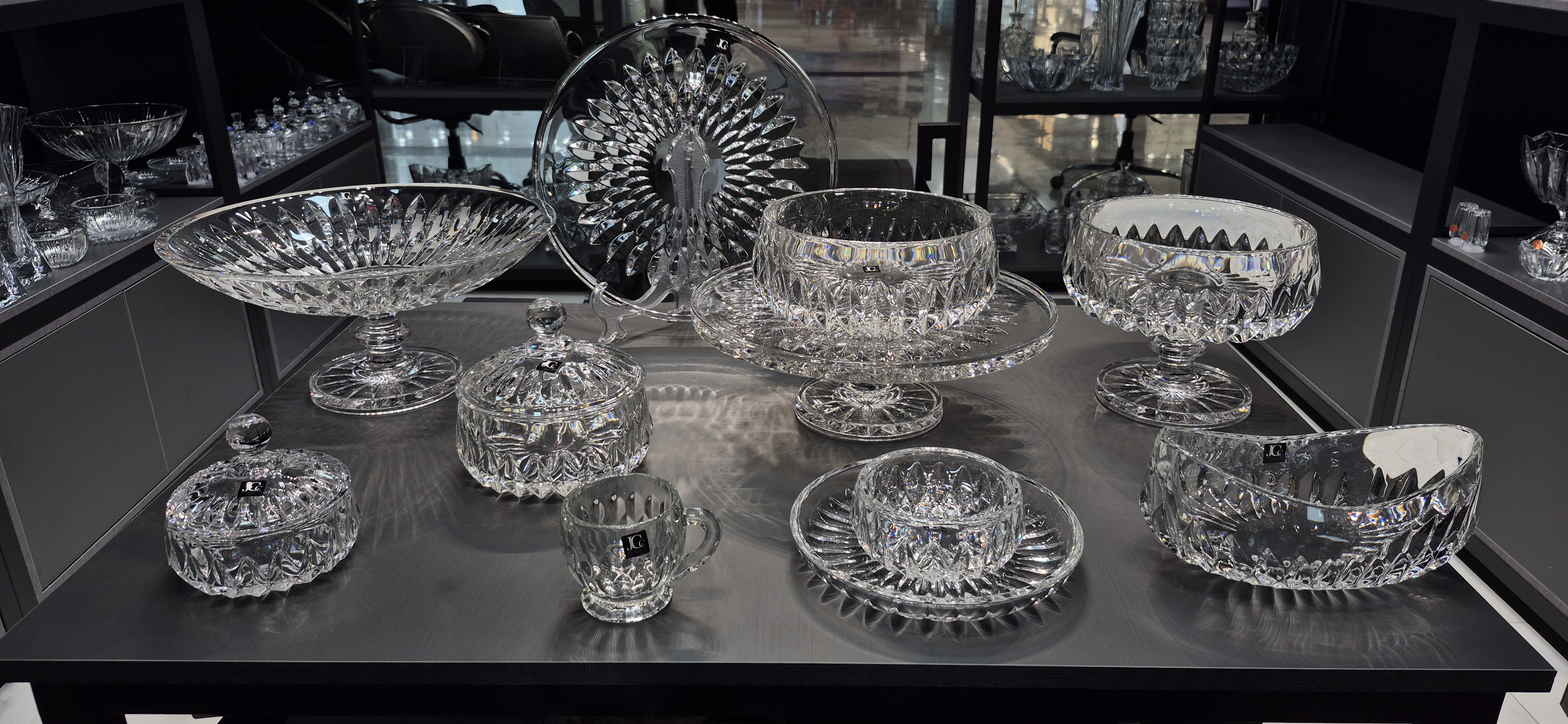 سرویس‌های پذیرایی 