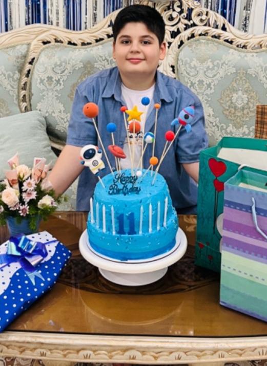 پارسا فرزام ادیب