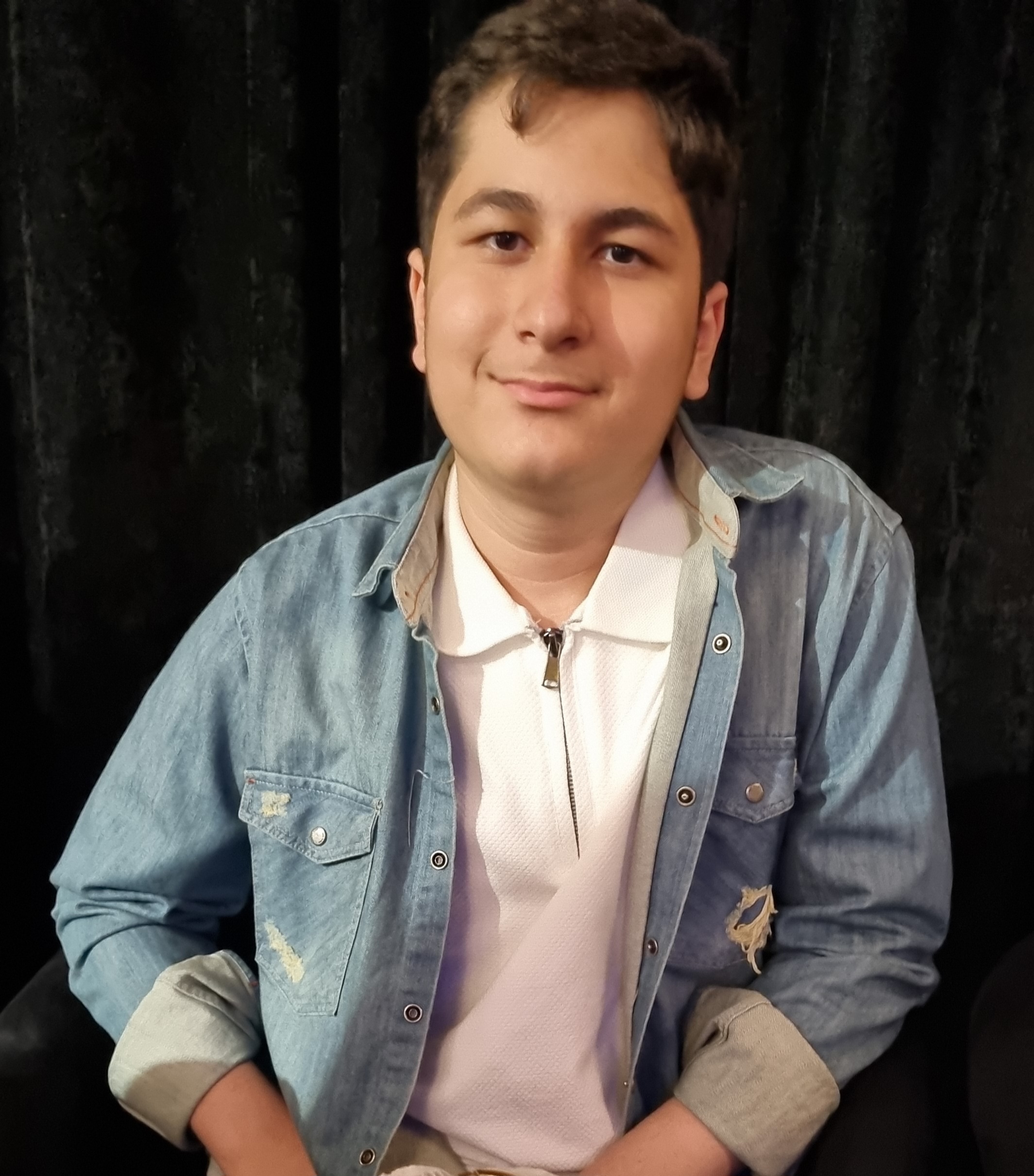 رهام  مشایخی