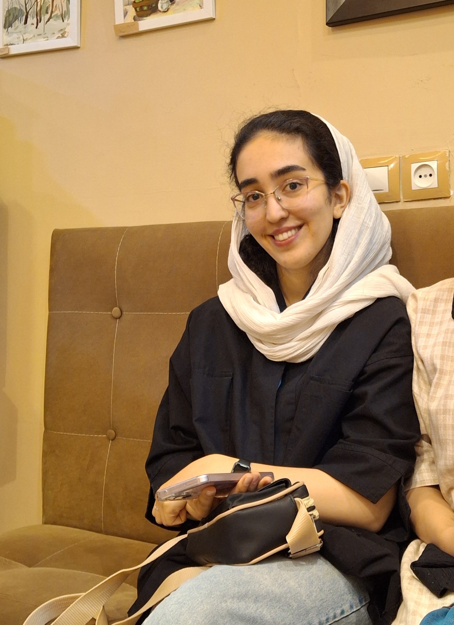 آذین  اسحاق زاده