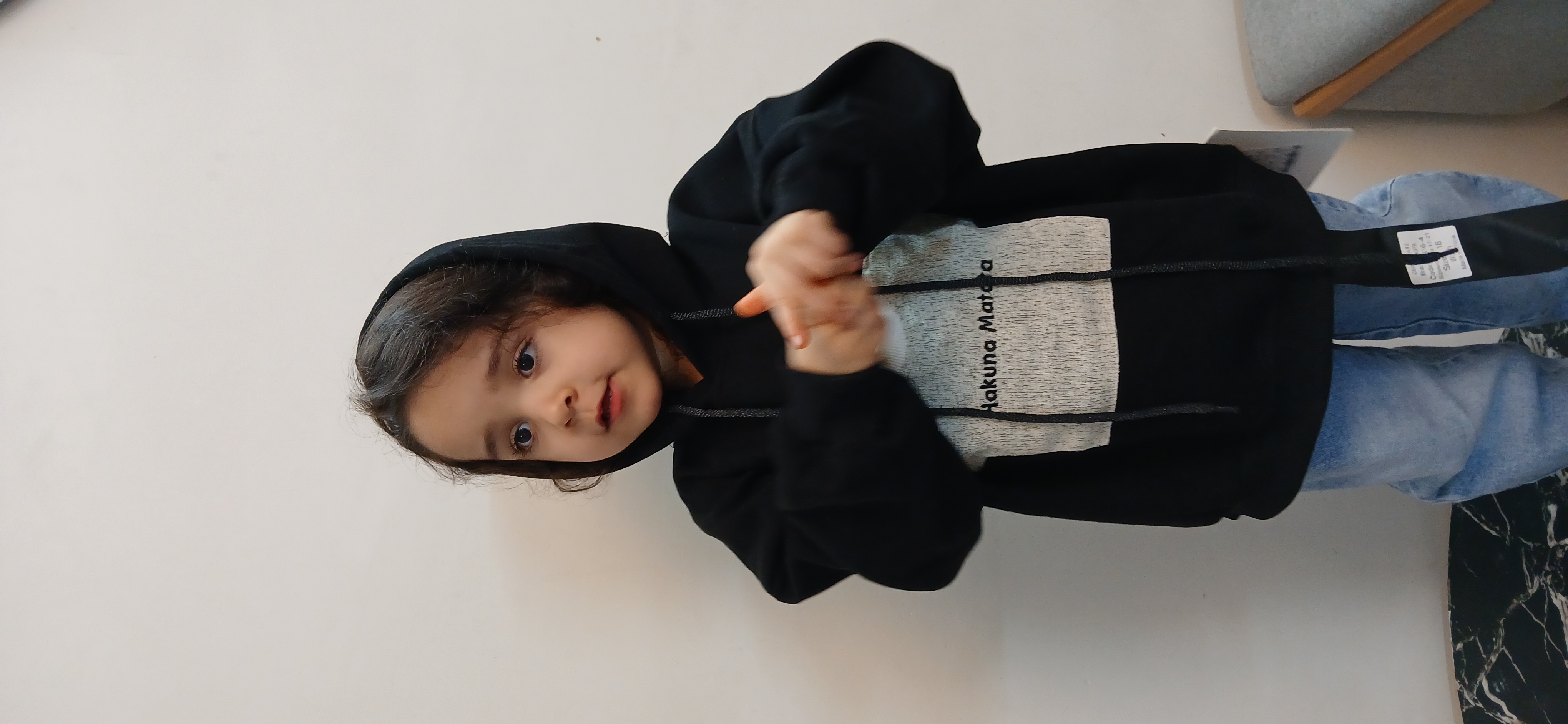 دل آرا  اکبری زاده 