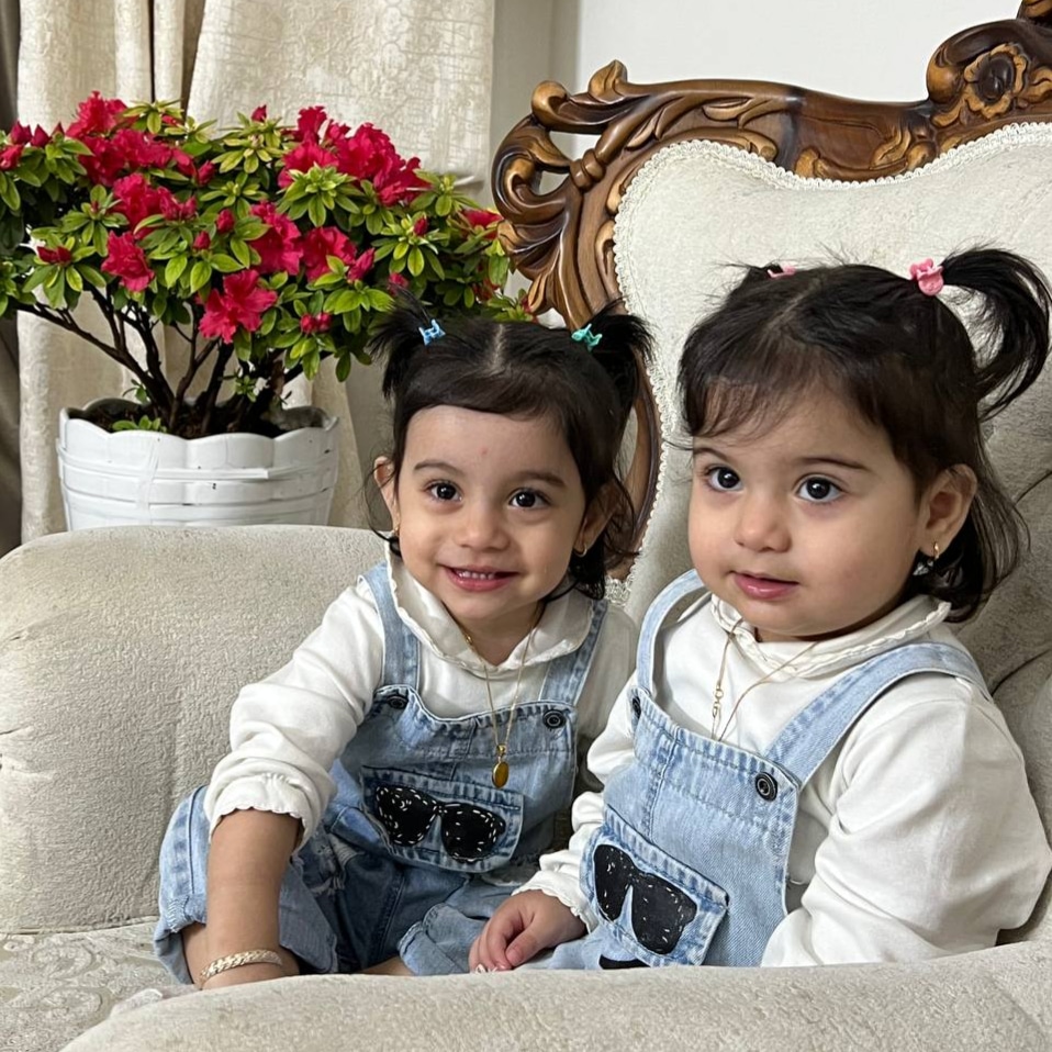 علیه  عزتی عابد